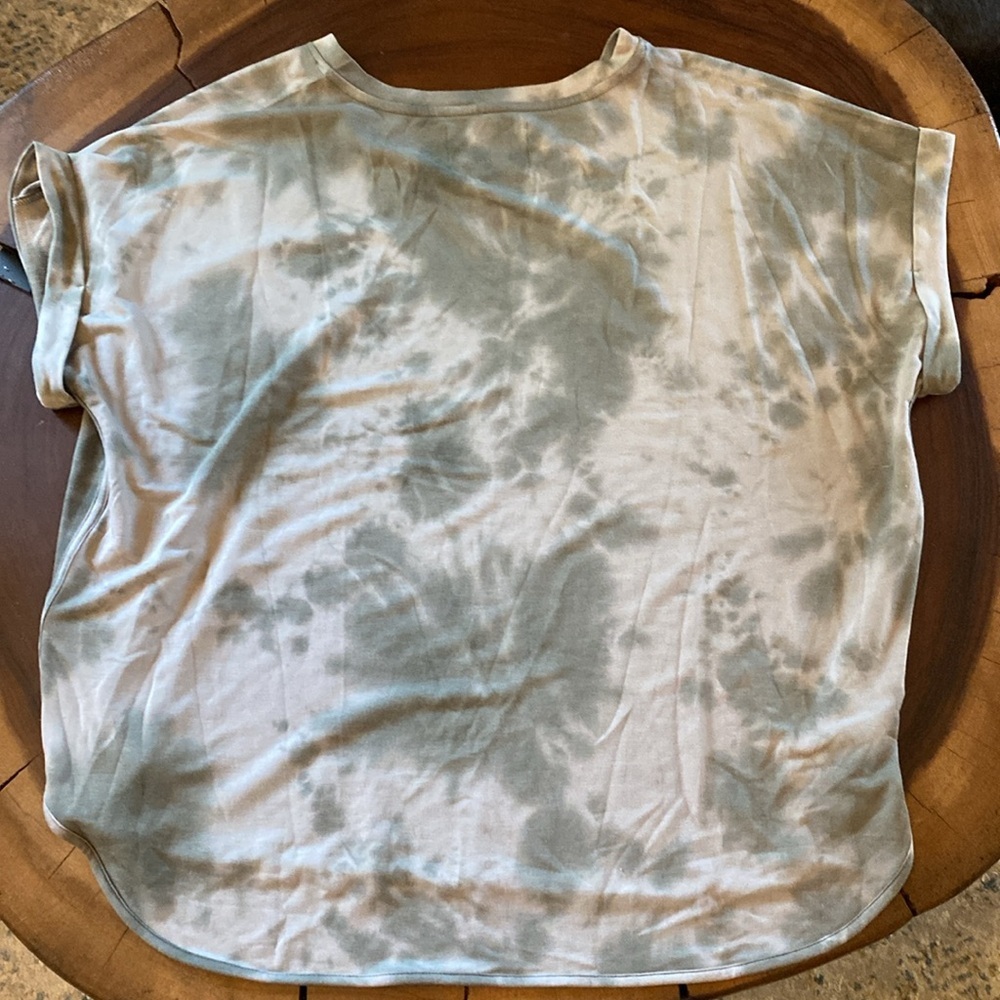 Cupio Gray and White Boxy Short Sleeve Tee/ Size 2X - Picture 5 of 5